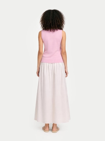 GOBI Cashmere Gebreide bodywarmer 'Women's Timeless Cashmere Crewneck Vest' in Roze