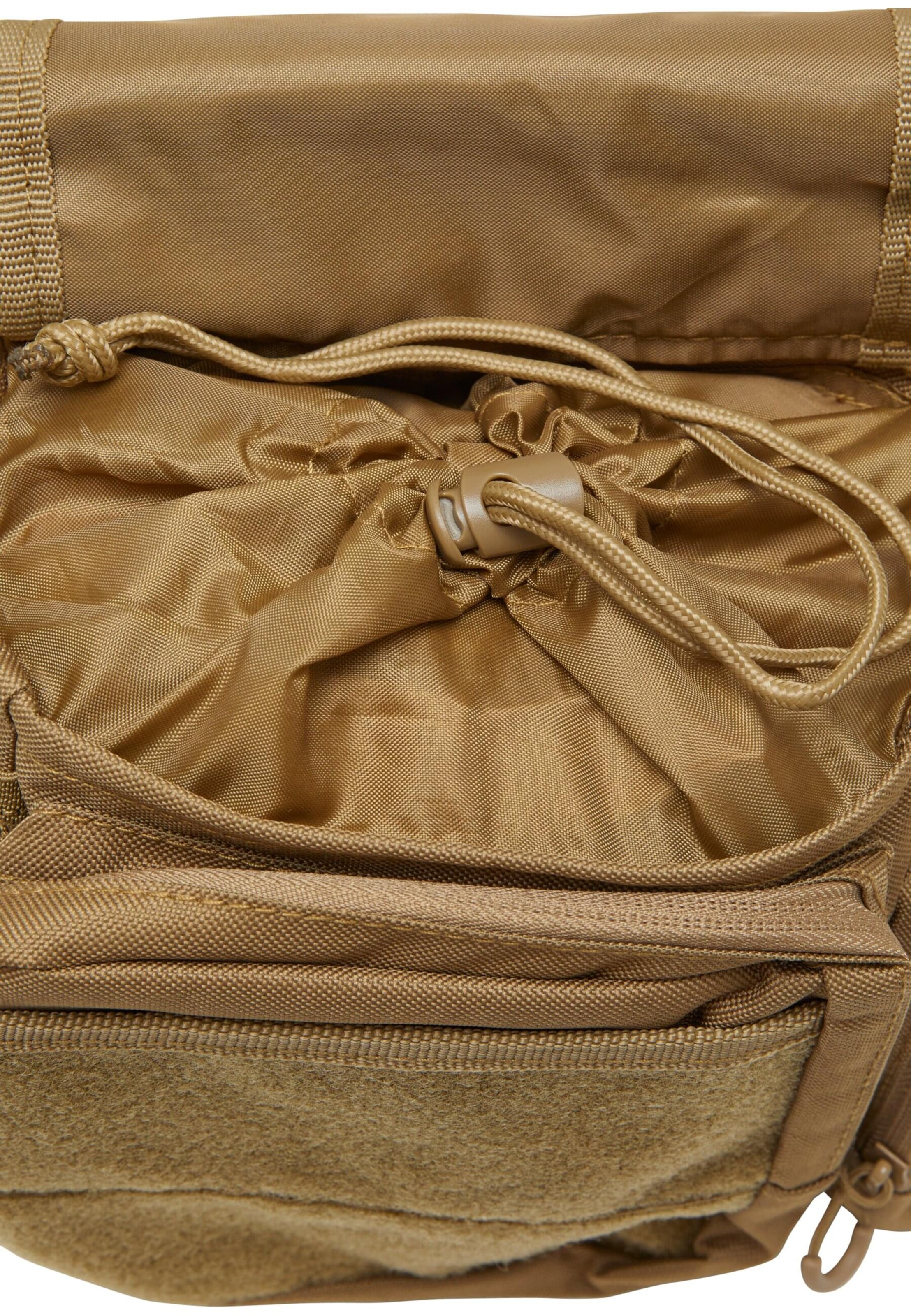 Brandit Umhängetasche 'Travel' in Beige