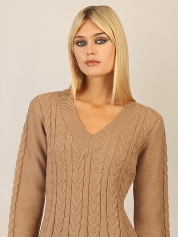 APART Knitted dress in Beige