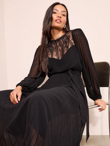 Robe Friends Like These en noir