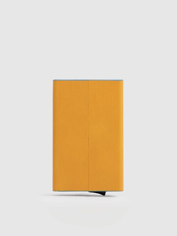 Piquadro Wallet in Yellow