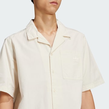 ADIDAS ORIGINALS Comfort fit Overhemd 'Essentials' in Wit