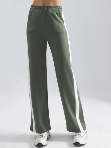 Hiccup Wide leg Pants 'Hose' in Green