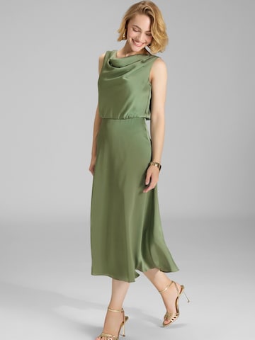 Robe de cocktail SWING en vert