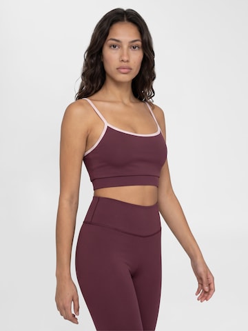 Hummel Sporttop in Rood: voorkant