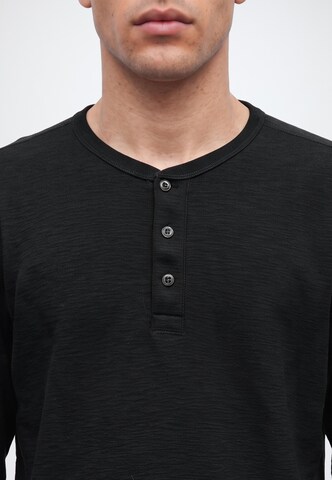 GAP - Camiseta en negro: frente