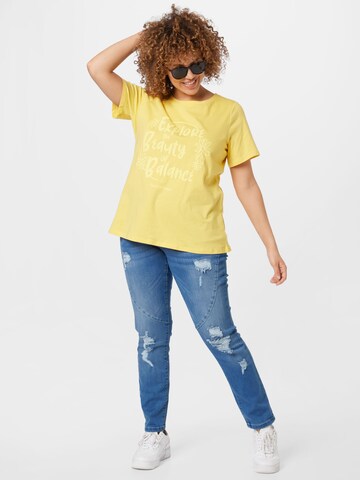 Vero Moda Curve - Camiseta 'SIMONE' en amarillo