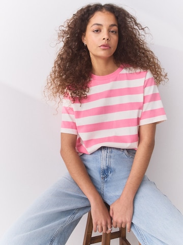 Next T-Shirt in Pink: Vorderseite