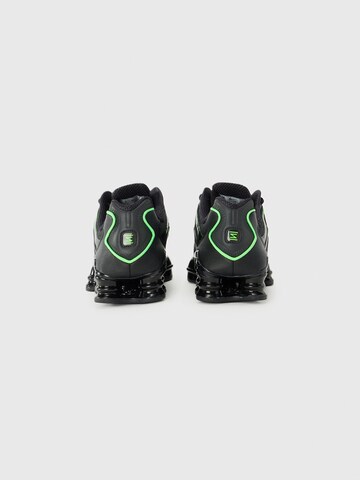 Nike Sportswear Rövid szárú sportcipők 'Shox TL' - fekete