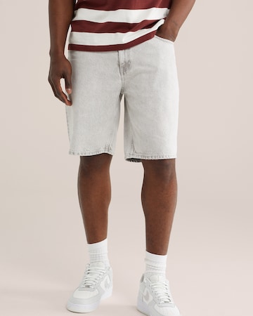 WE Fashion Loosefit Jeans i grå: framsida