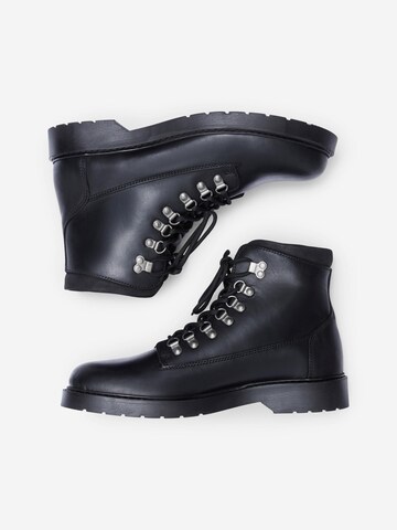 Bottines à lacets 'Mads' SELECTED HOMME en noir