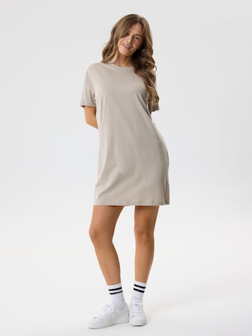 Robe TWO SOON en beige