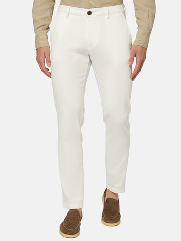 Boggi Milano Regular Chino Pants in White: front