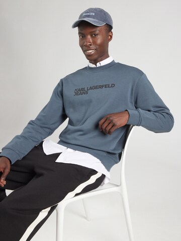 KARL LAGERFELD JEANS Свитшот 'ESSENTIAL' в Зеленый: спереди