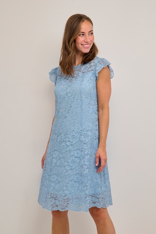 Robe 'Lacy' Cream en bleu : devant