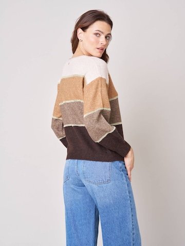 Deeluxe Sweater in Brown