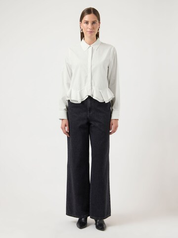 YAS Bluse 'YASANERA' i hvid