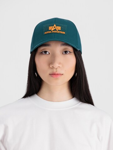ALPHA INDUSTRIES Кепка в Зеленый: спереди
