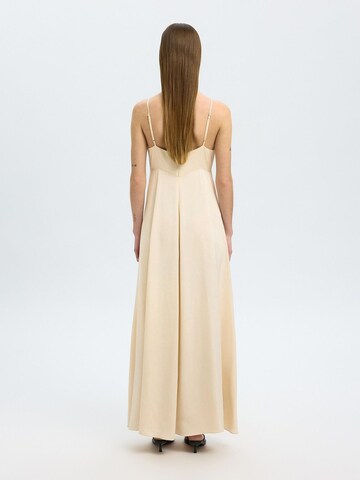 Robe de soirée SELECTED en beige