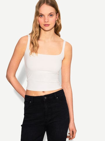 Bershka Топ в бяло: отпред