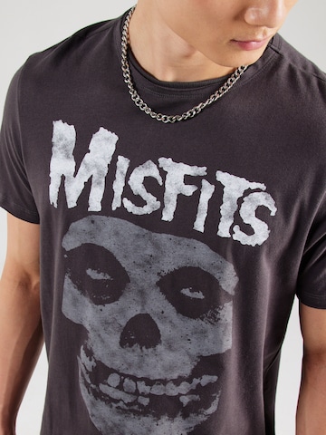 AMPLIFIED Paita 'MISFITS' värissä harmaa
