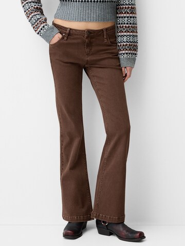 regular Pantaloni di Bershka in marrone: frontale
