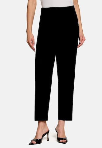 regular Pantaloni con pieghe di zero in nero: frontale