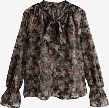 Next Pusero värissä musta: etupuoli