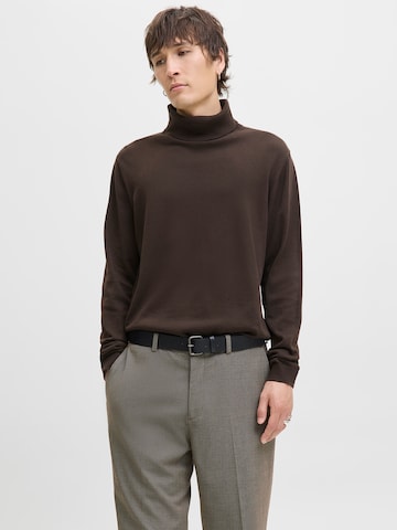 JACK & JONES Свитер 'JJEBASIC' в Коричневый: спереди