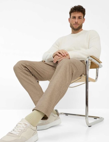 BRAX Regular Broek ' Phil ' in Beige: voorkant