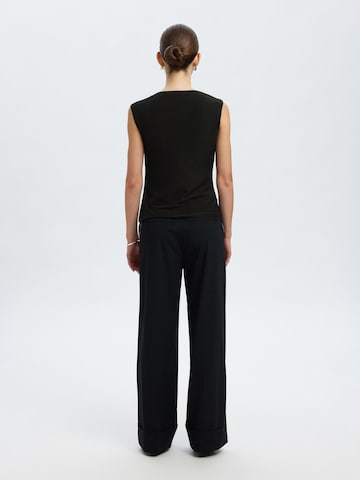 Top di SELECTED in nero