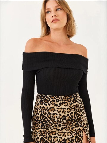 Pullover di Bianco Lucci in nero: frontale