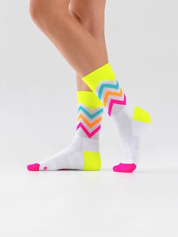 INCYLENCE Athletic Socks 'VOLTS' in Yellow