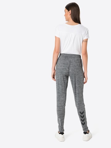 Coupe slim Pantalon de sport 'Selby' Hummel en gris