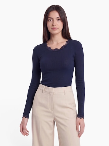 rosemunde Shirt in Blue: front