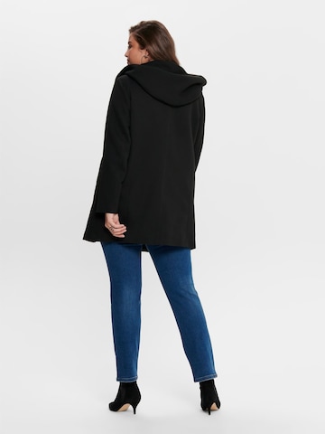 Manteau mi-saison 'Sedona' ONLY Carmakoma en noir