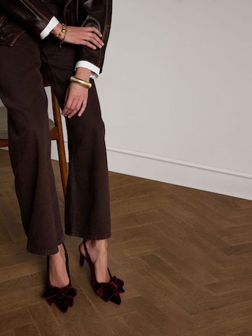 MANFIELD Pumps in Red