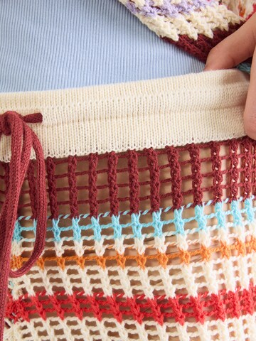 TOPSHOP Regularen Hlače 'Kaia' | rdeča barva