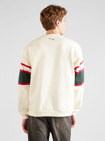 Filling Pieces Sweatshirt in White