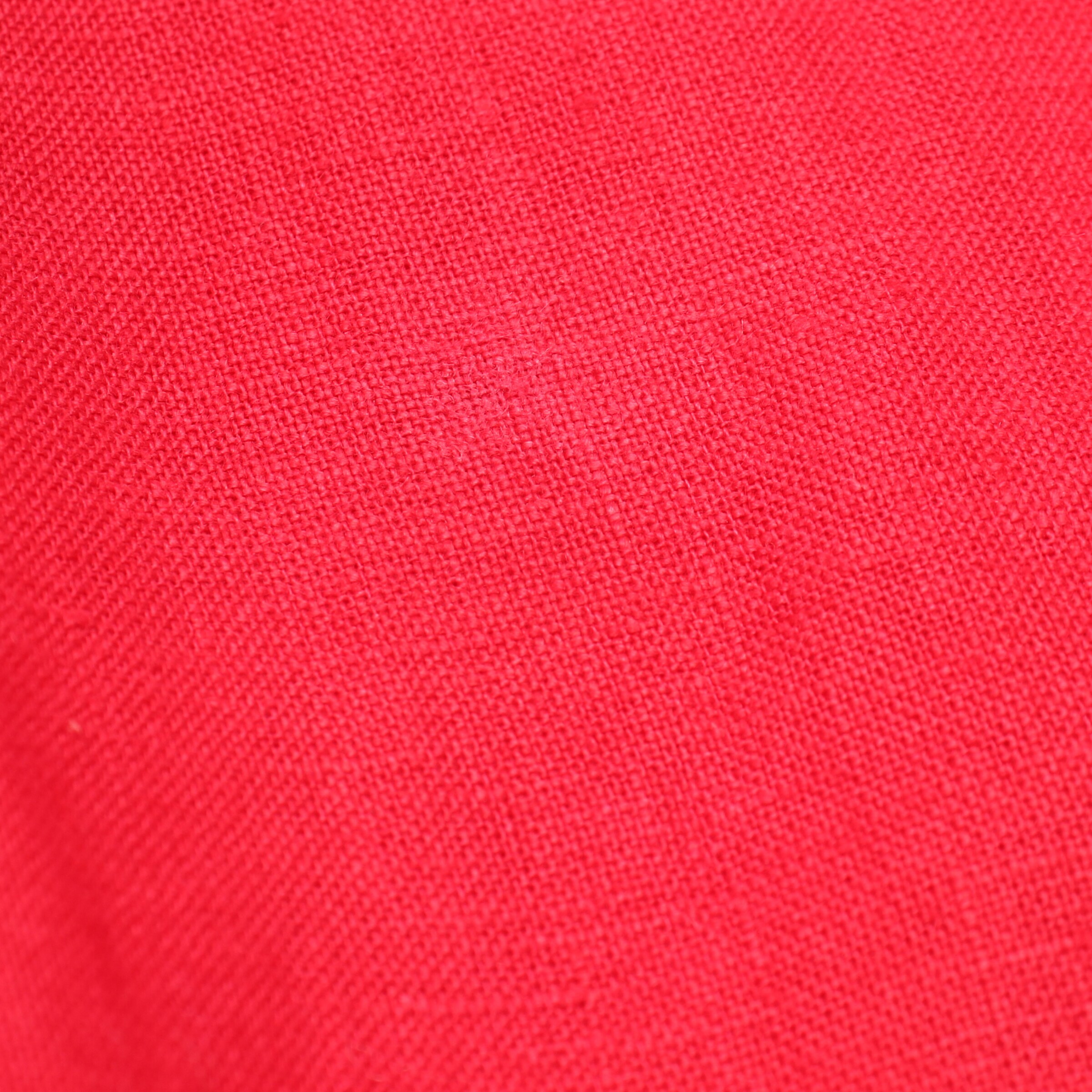 Kiton Shorts in 35-36 in Red