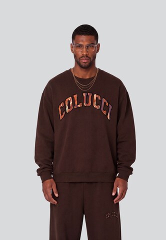 Colucci Sweatshirt 'College' in Bruin: voorkant