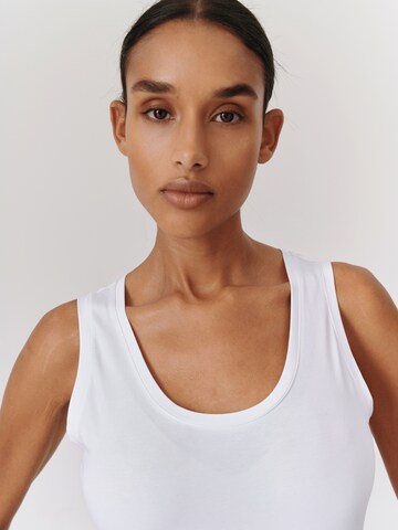 Top 'Rofa' di TATUUM in bianco