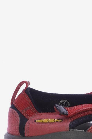 KEEN Flats & Loafers in 37 in Red