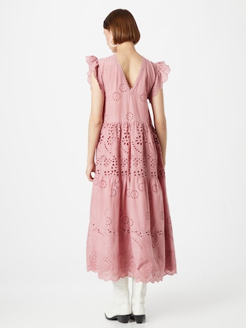 Robe Warehouse en rose