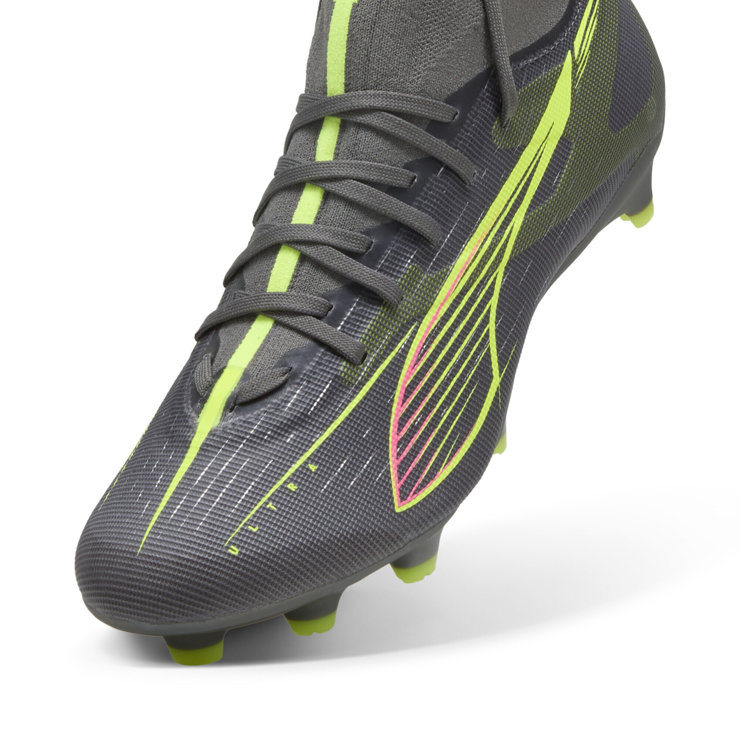 PUMA Soccer shoe 'Ultra 5 Match' in Grey