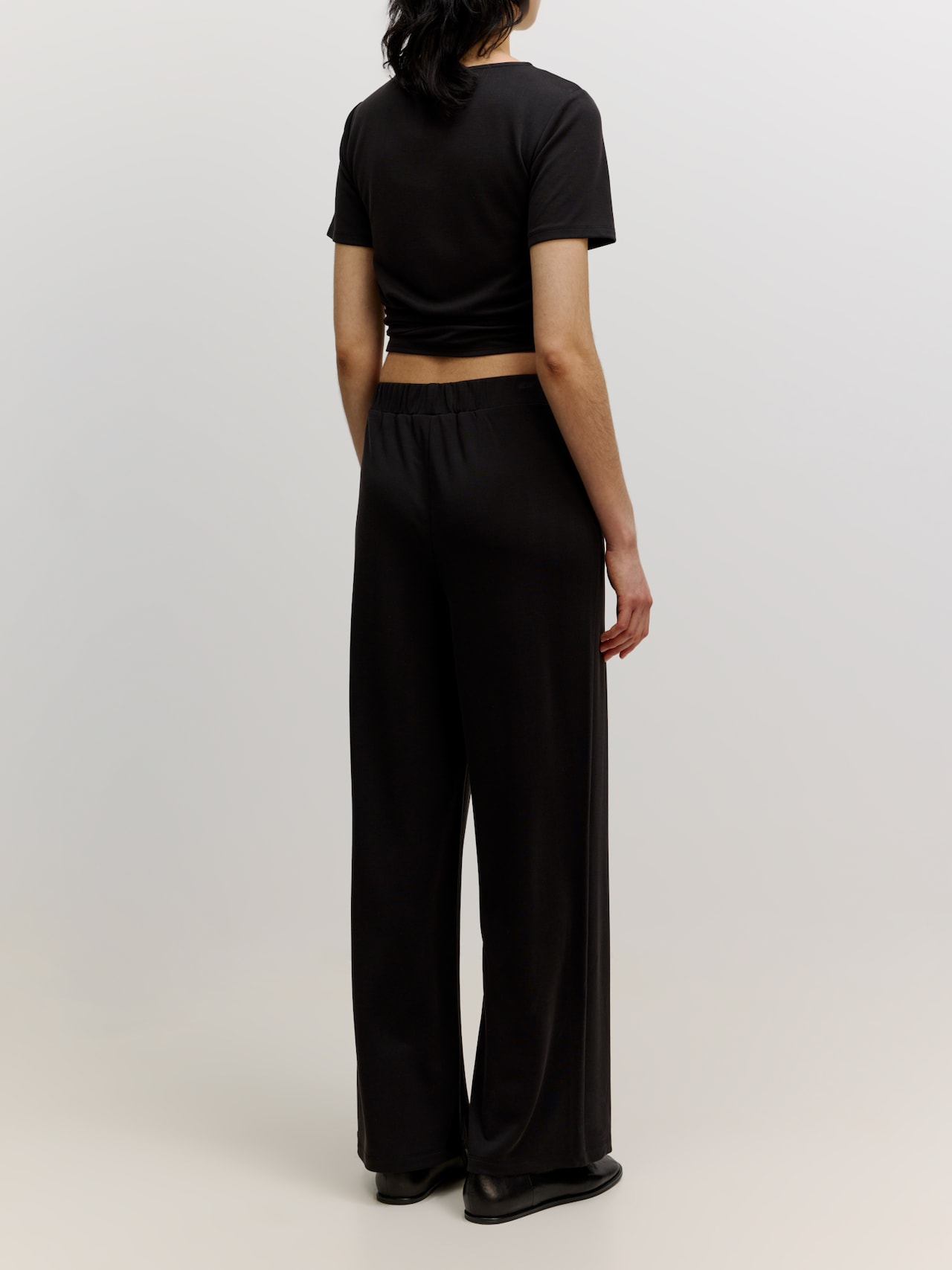 EDITED Produkte Shirt 'Josi' schwarz