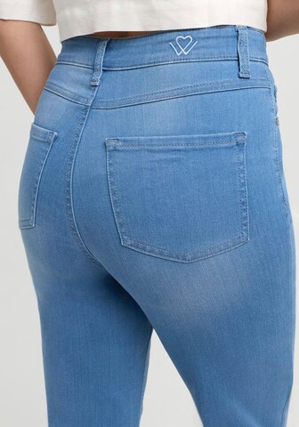 wonderjeans Bootcut Jeans in Blau