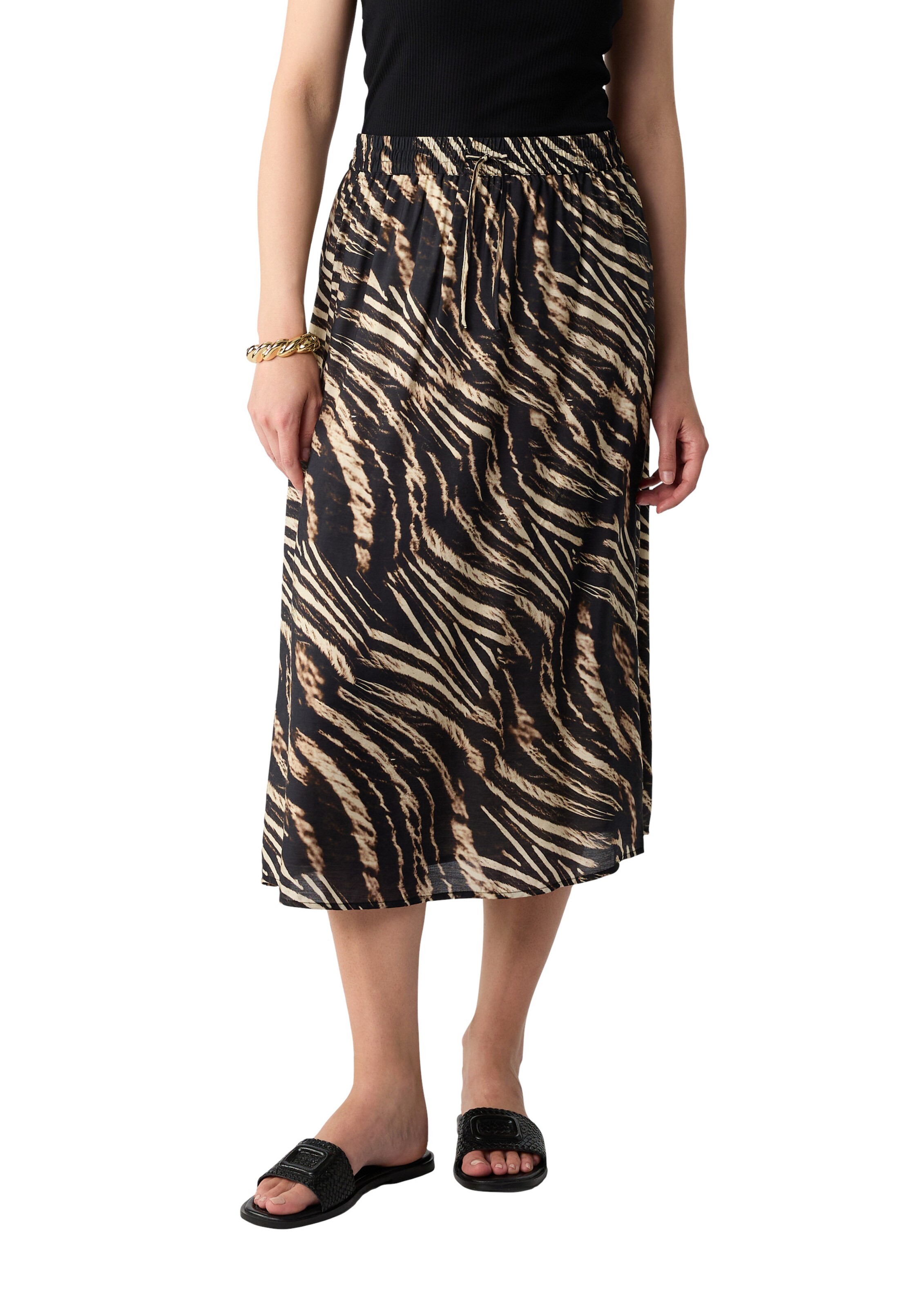 COMMA Rok in Zwart: voorkant