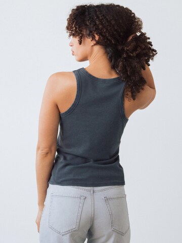 Top di Honest Basics in blu