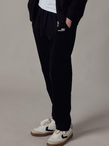 OWN Off With Nature Regular Hose 'Joggers Dritti'‌‌‌ in Schwarz